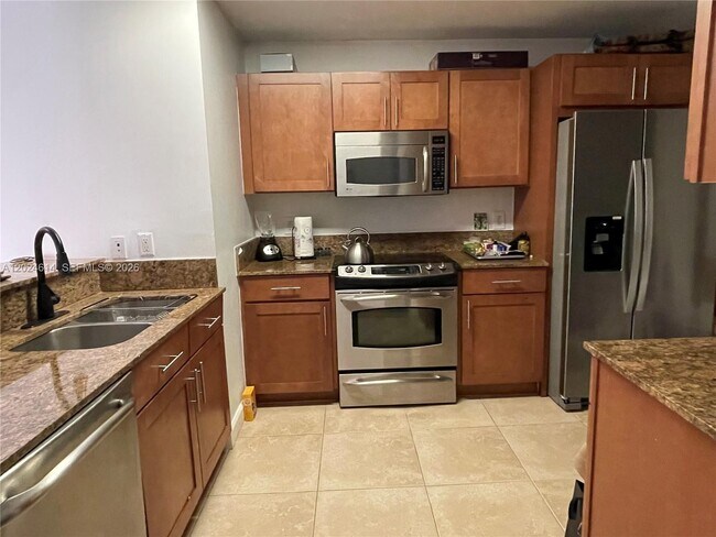 Foto del edificio - 8390 SW 72nd Ave