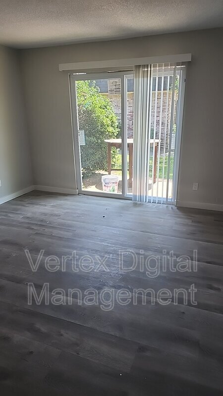 Foto del edificio - 4601 Narrow Lane Rd