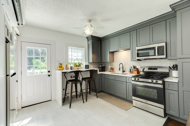 Foto del edificio - 4417 Avenue R