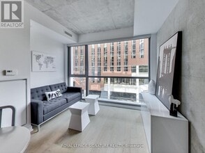 Building Photo - 39 Brant St