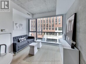 Building Photo - 39 Brant St