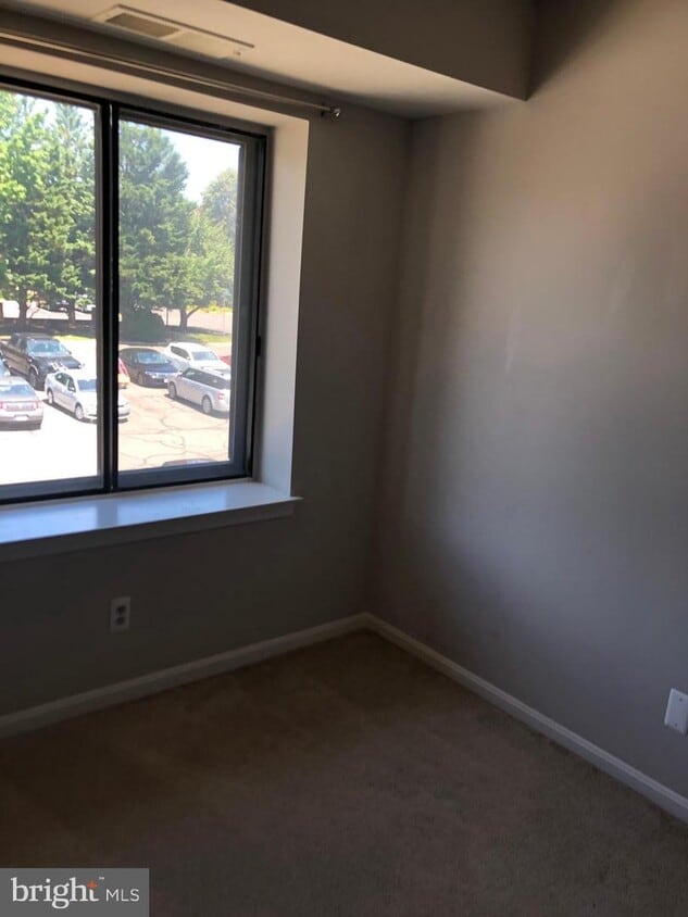 10221 Valentino Dr Unit 7421, Oakton, VA 22124 Condo for Rent in