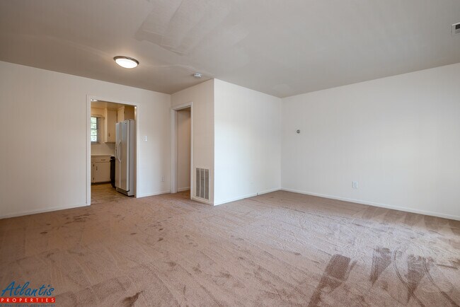 Foto del edificio - 1724 Creek Dr