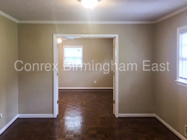 Building Photo - 405 20th Ave NE