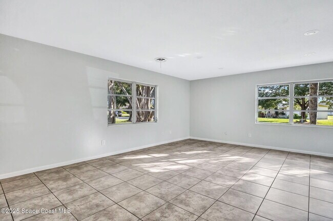 Foto del edificio - 2416 Lee Ave