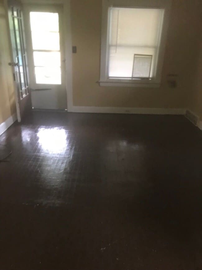 Photo - 9014 Laisy Ave (Cleveland, OH) Apartment
