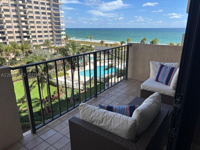 Foto del edificio - 4900 N Ocean Dr