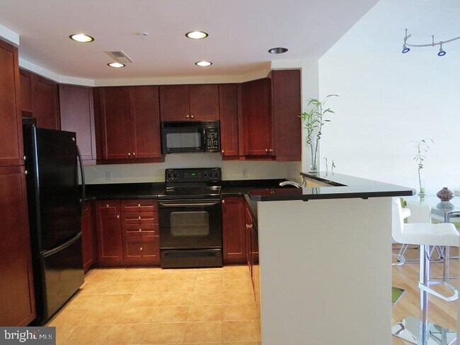 Building Photo - 1111 11th St NW