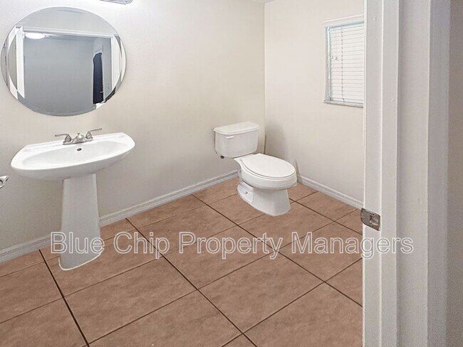 Building Photo - 13800 Golden Russet Dr