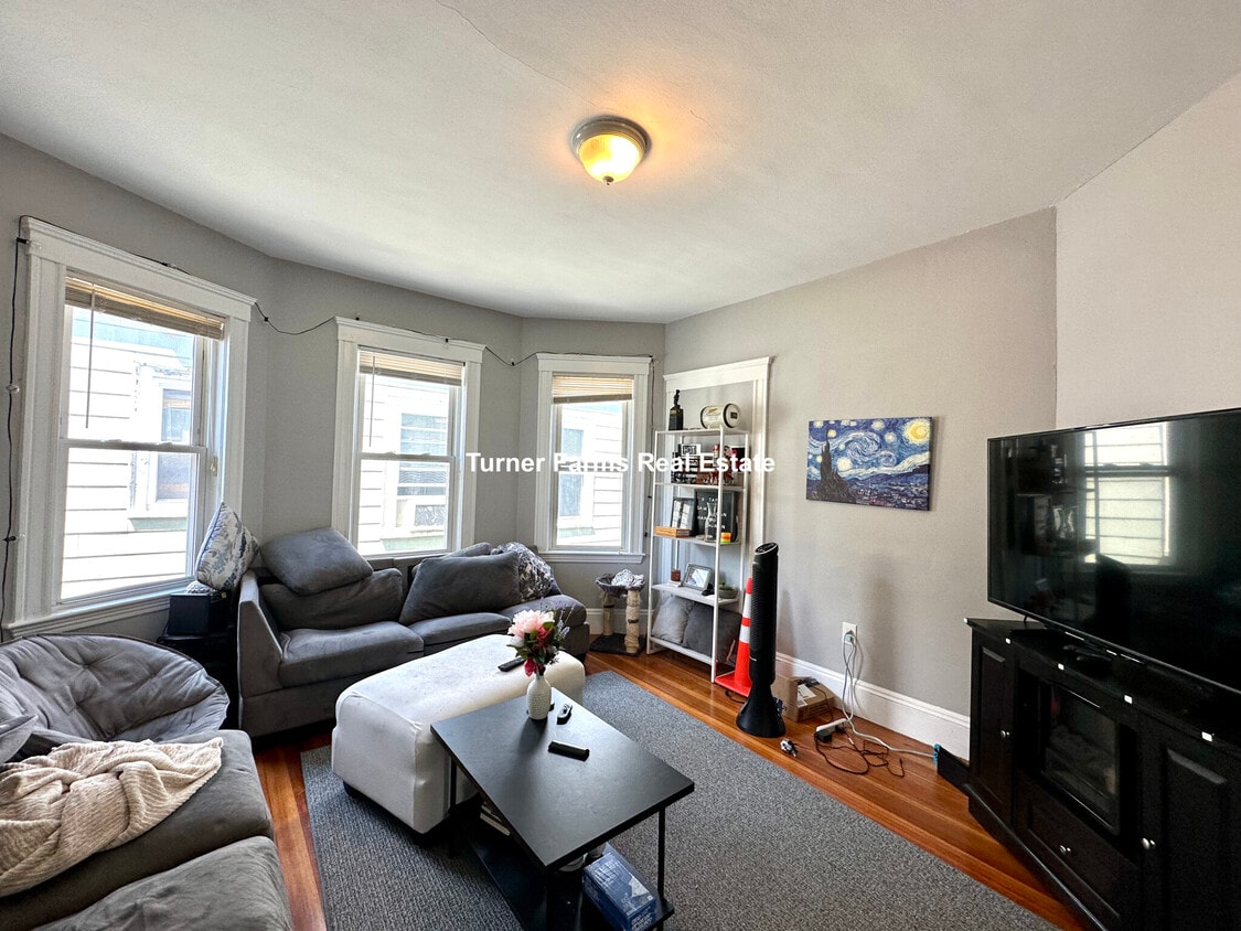 Primary Photo - 9 Taft St