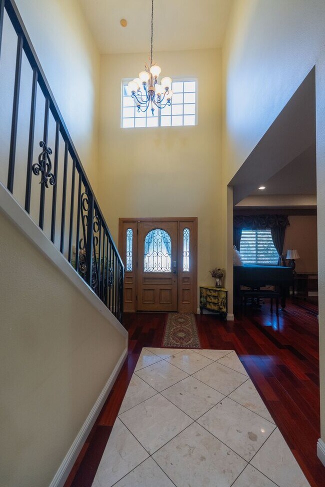 Building Photo - 1410 Encino Ave