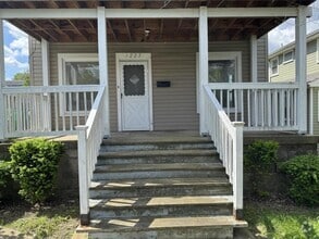 Building Photo - 1223 Colescott St