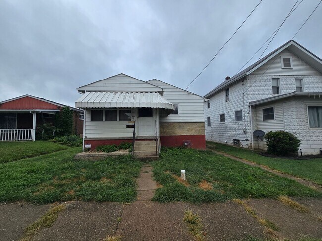 Foto del edificio - 3 Bedroom Home - Conveniently Located in N...