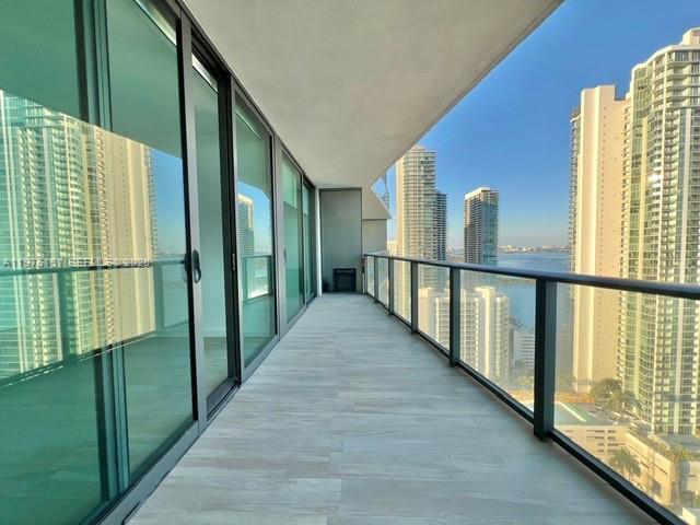 Foto del edificio - 460 NE 28th St