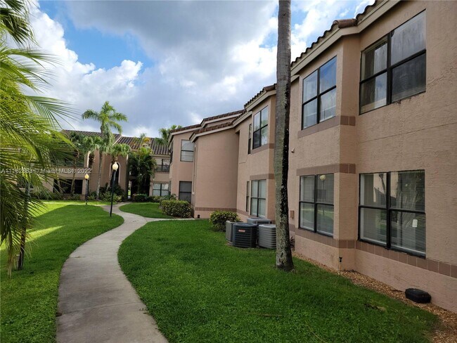 Building Photo - 2900 S University Dr