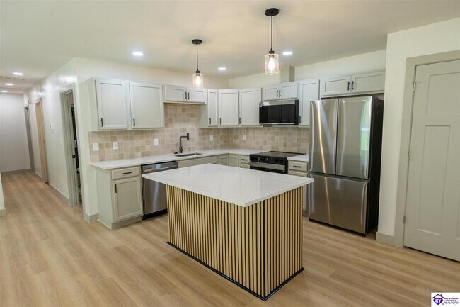 Building Photo - 2659 S Wilson Rd