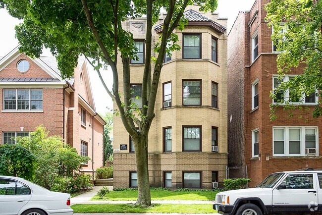 Building Photo - 2131 W Giddings St