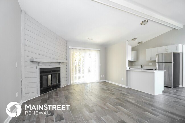 Foto del edificio - 1620 Stoneybrook Dr