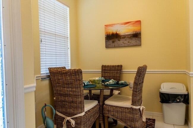 Building Photo - *** CHARMING 2/BEDS 2/BATHS***FOREST GLEN**8 GOLF & CC***RESORT STYLE LIVING***