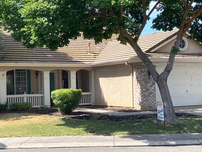 Building Photo - 3 Bedroom 2 bathroom Home for Rent