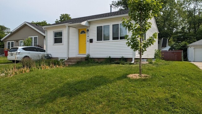 Building Photo - 1418 Summit Ave