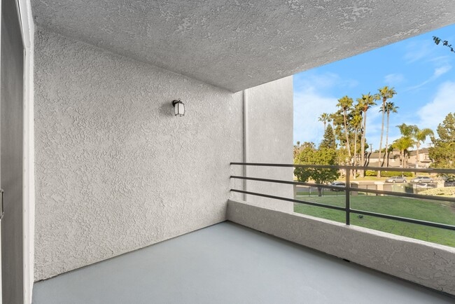Building Photo - The Grand Costa Mesa