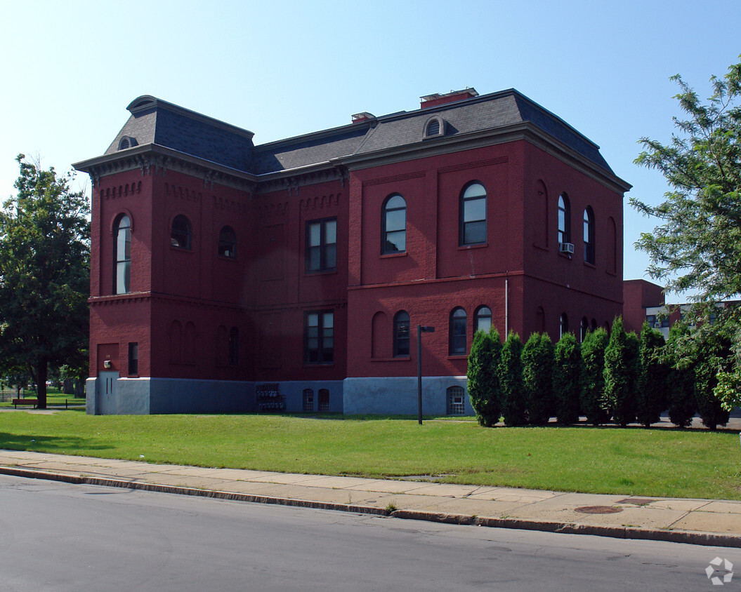 Foto del edificio - Utica Academy