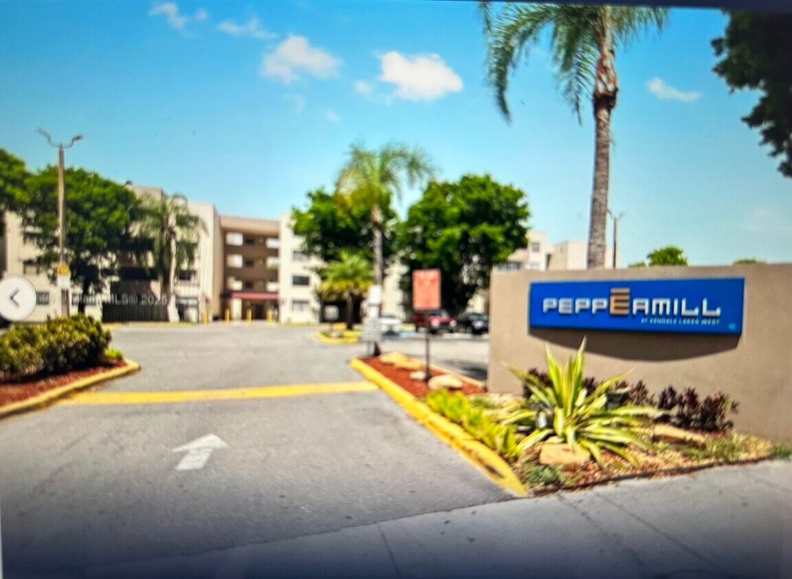 Foto principal - 8000 SW 149th Ave