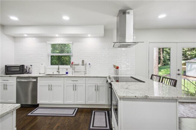 Foto del edificio - 2832 Riderwood Dr