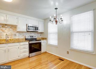 Foto del edificio - 8931 Park Forest Dr