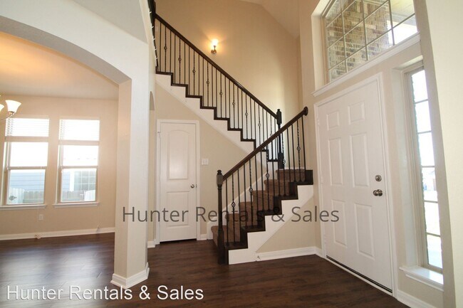Building Photo - 4 br, 3.5 bath House - 1453 Neff Dr