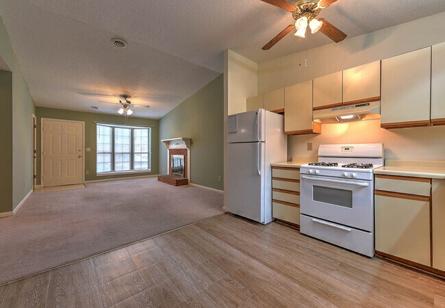 Foto del edificio - 1738 Todd Dr