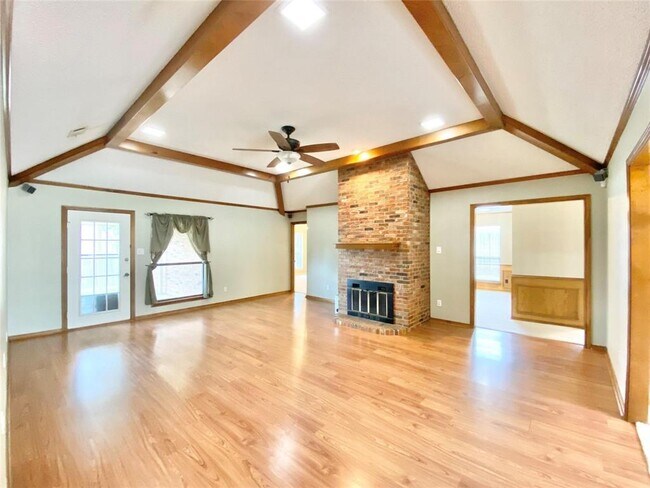 Building Photo - 3602 Pimlico Dr