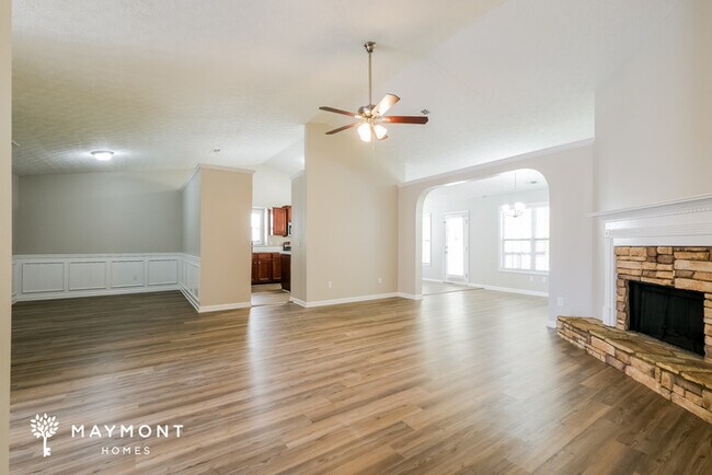 Building Photo - 109 E Skyline View