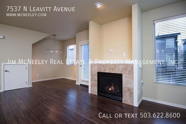 Building Photo - 7537 N Leavitt Ave