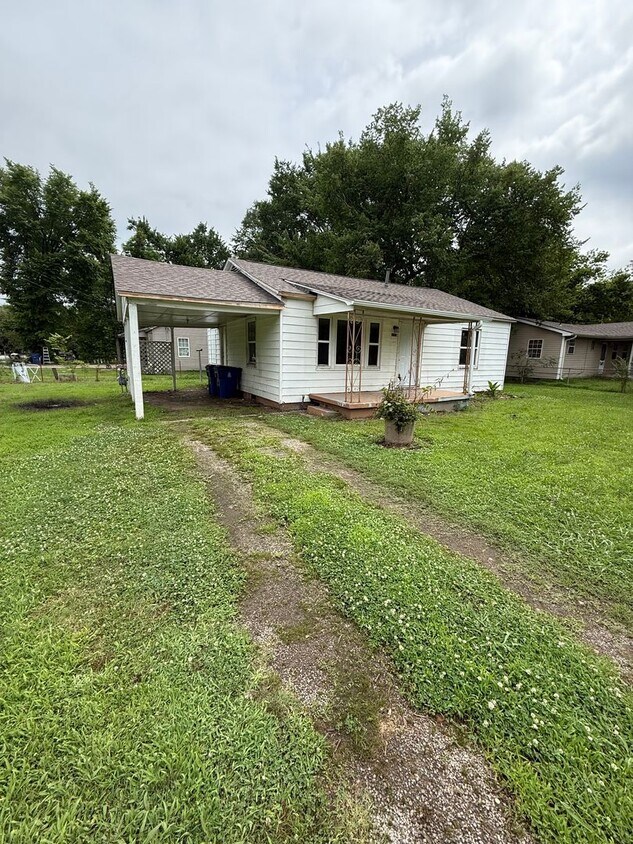 Foto principal - 3221 Emrich St