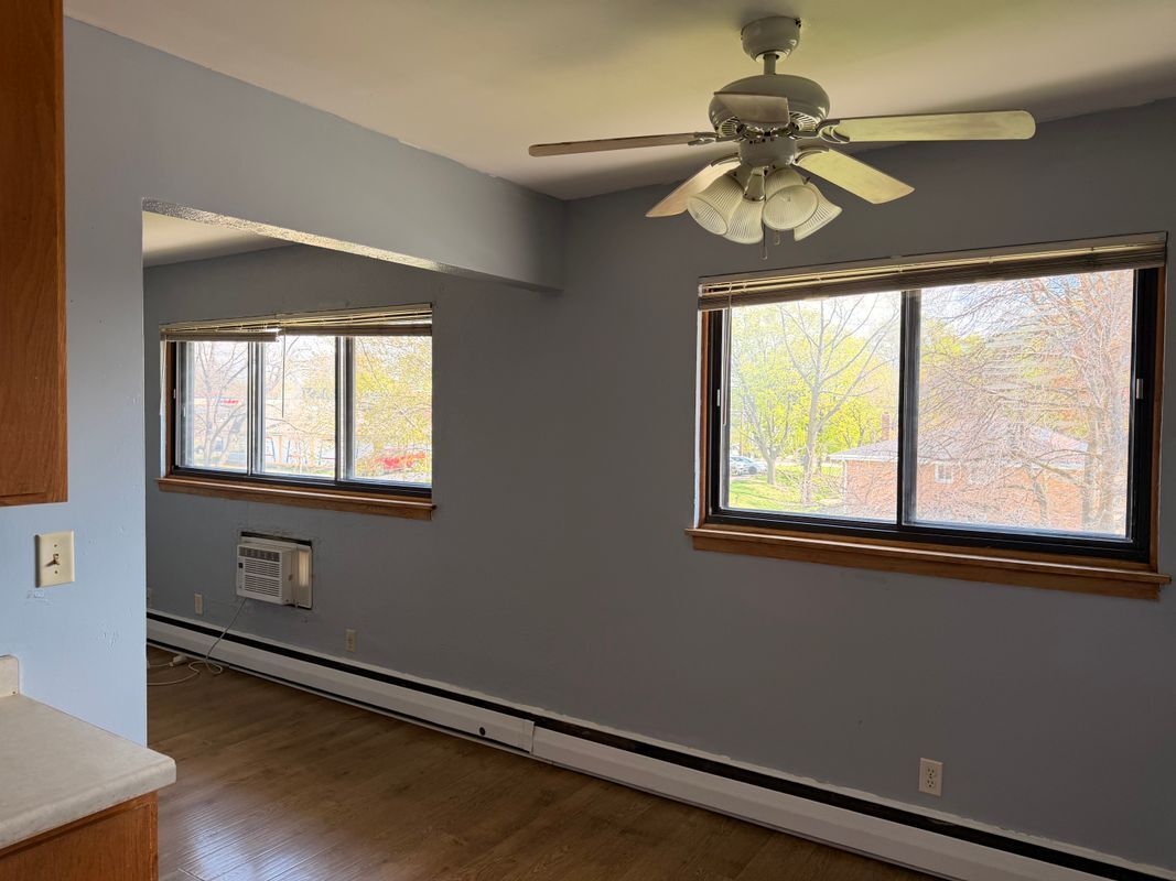 Building Photo - 165 E Wheelock Pkwy