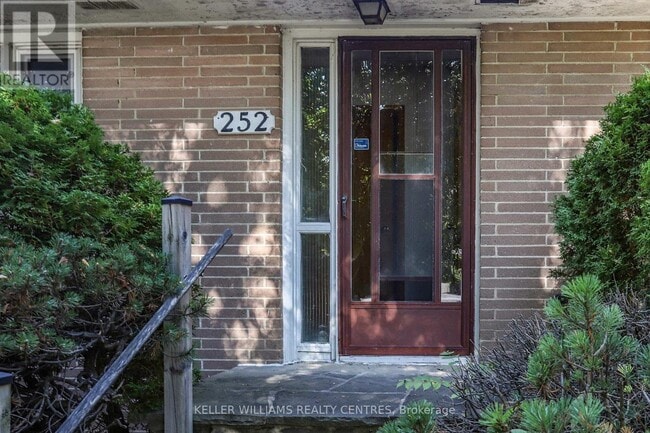 Photo du bâtiment - 252 Elgin Mills Rd W