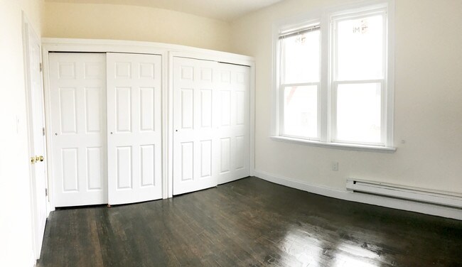 Building Photo - 3 Hicks Ln