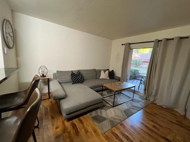 Foto del edificio - 7120 Carlson Cir