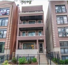 Building Photo - 3533 N Wilton Ave