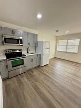 Building Photo - 1731 Alcazar Dr