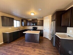 Building Photo - 4040 Creek Legend View