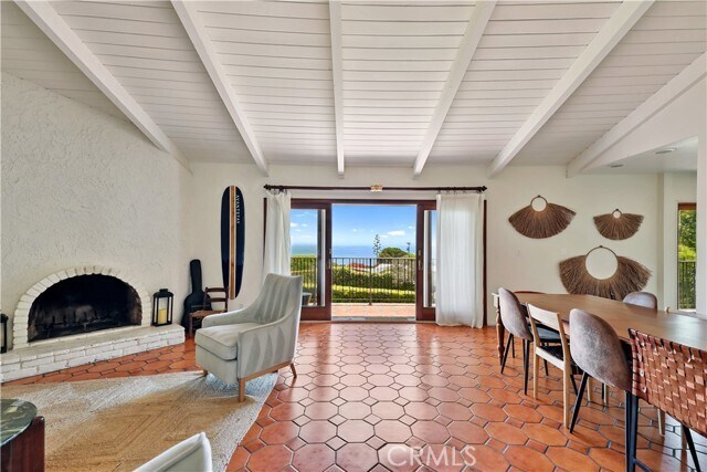 Foto del edificio - 7161 Grasswood Ave
