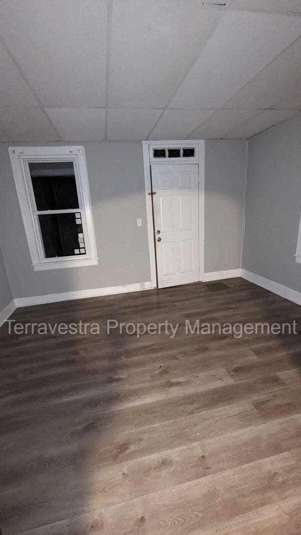 Building Photo - Lovely 3 Bedroom Home! Eligible for $500 S...