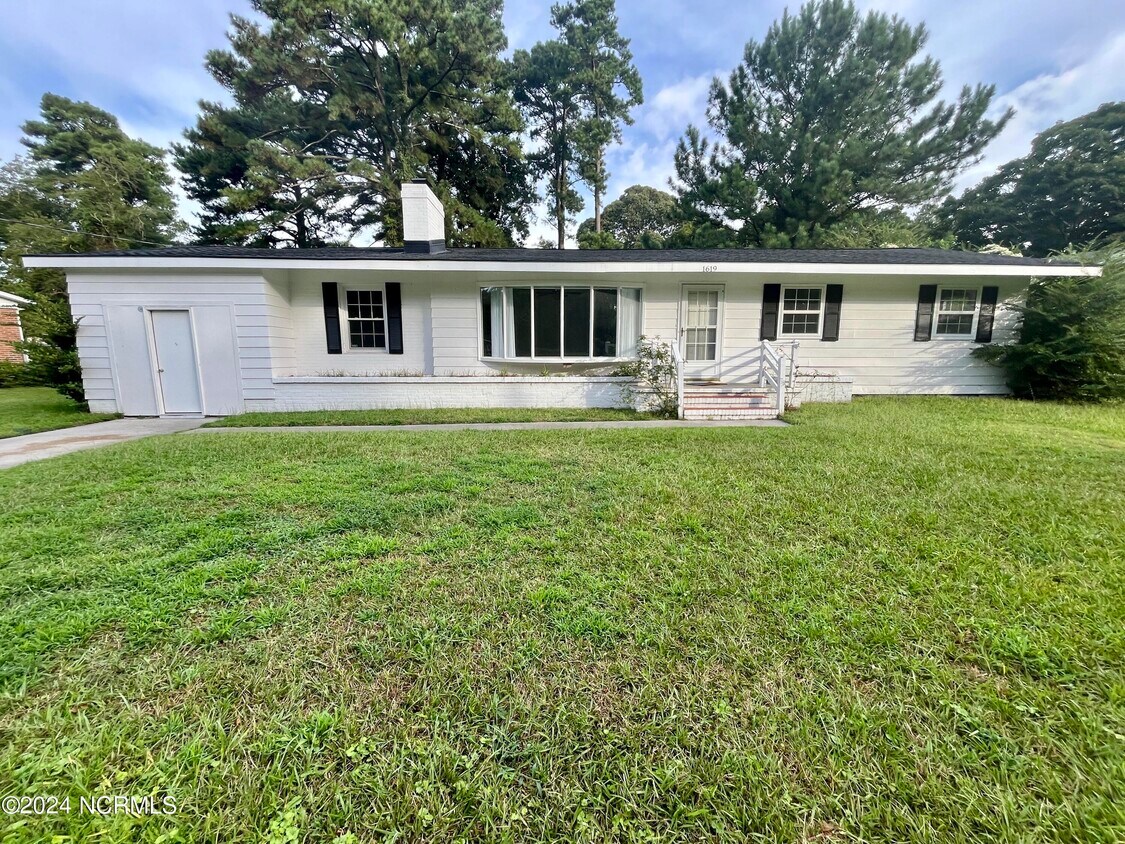 Primary Photo - 1619 Midgett Dr