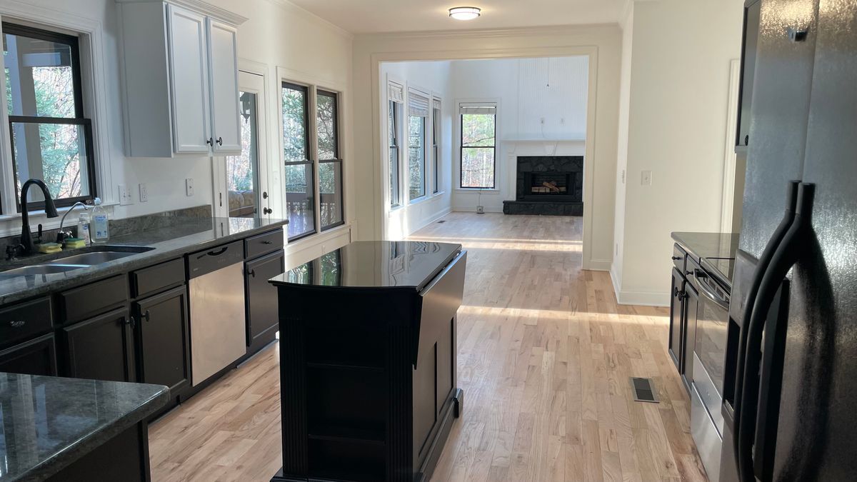 Foto principal - 369 Hillside Dr