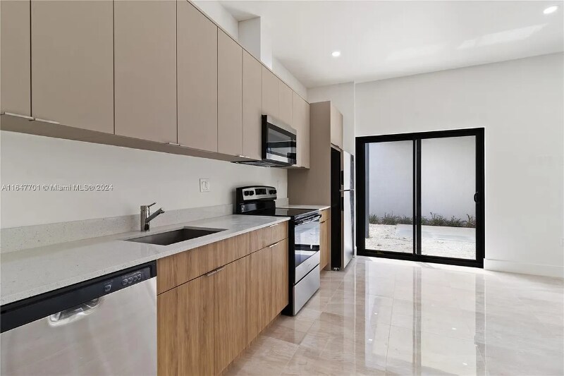 Foto principal - 135 SW 114th Ave