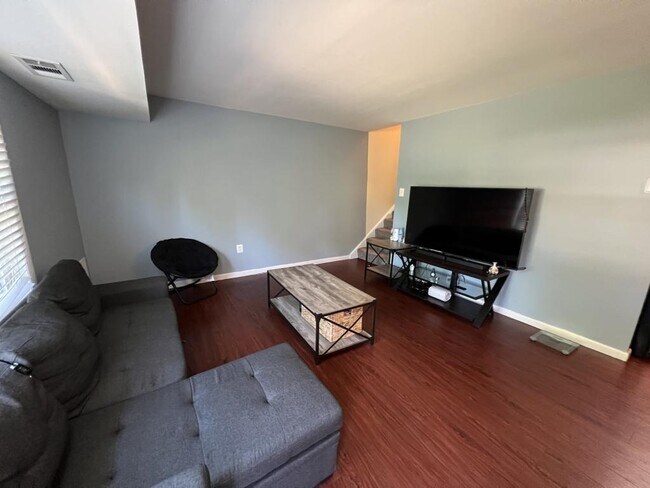 Foto del edificio - 9220 Bridle Path Ln