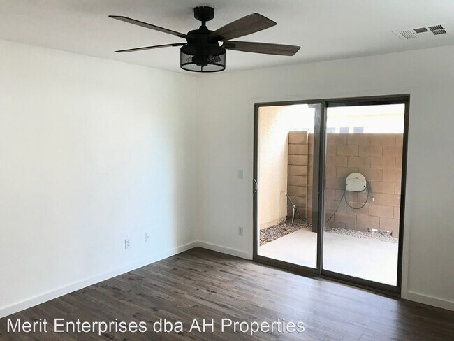 Foto del edificio - 3 br, 2.5 bath House - 2548 E MEGAN ST